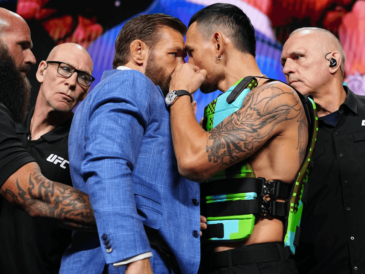 McGregor letépte és a földhöz vágta Holloway napszemüvegét a UFC 329 sajtótájékoztatóján
