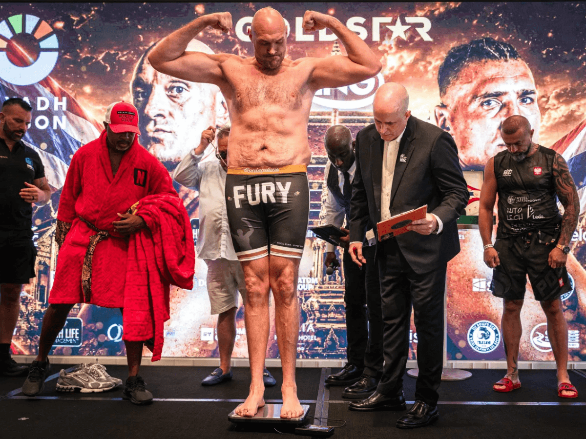 Félelmetes formában a Cigány Király: Tyson Fury 26 fonttal könnyebben mérlegelt Mariusz Wach ellen