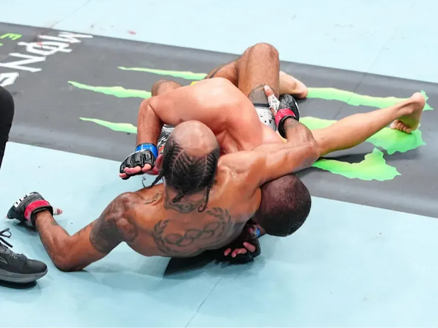 UFC 330: Százezer dolláros bónuszok és ritka fojtások