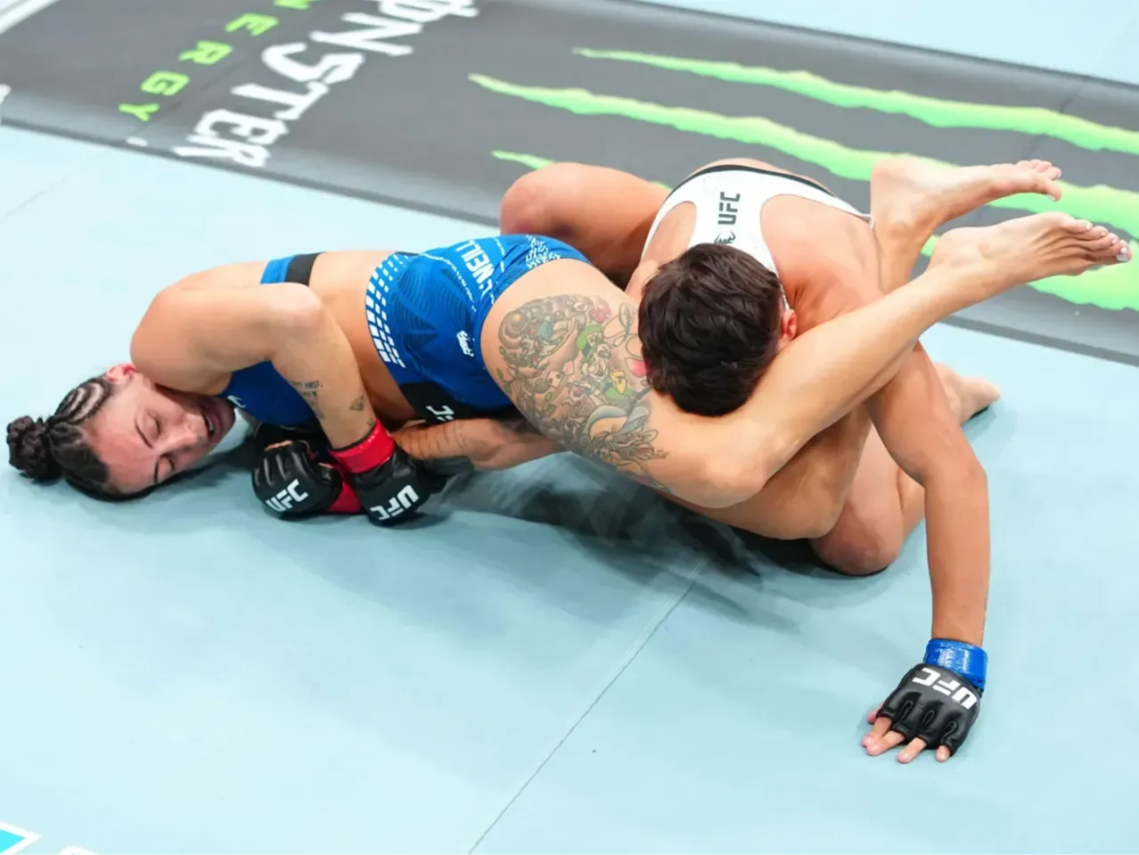 Videó: Casey O'Neill hihetetlen karkulccsal nyert az UFC 331-en, miután majdnem megfojtották