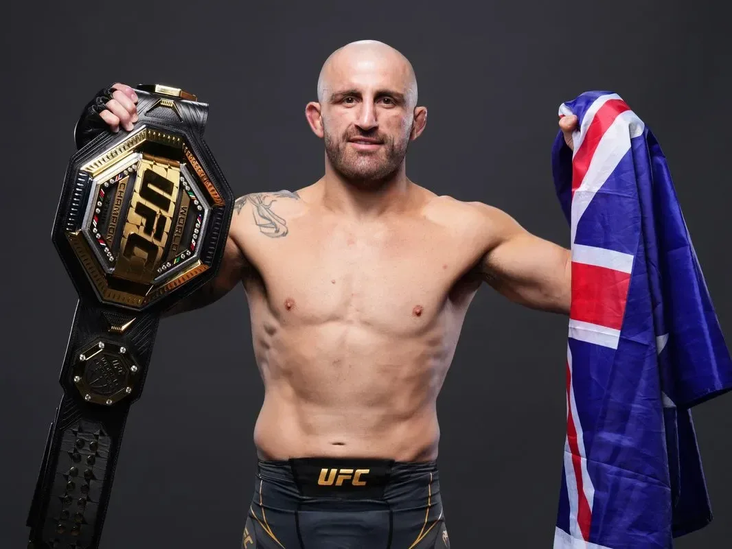 Hivatalos: Volkanovski vs. Evloev a UFC 333 élén, érkezik a Yan–Dvalishvili vérre menő trilógia is