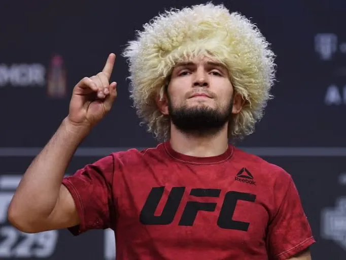 A hibátlan örökség és a „mi lett volna, ha…” árnyéka – Miért tartja Dana White mégis nyitva a GOAT-vitát Khabib Nurmagomedov körül?